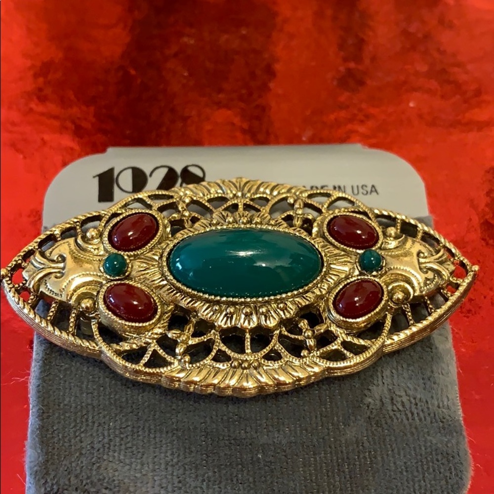 # Vintage Brooch 1928